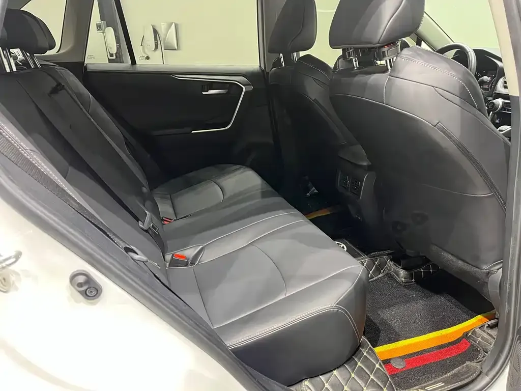 Toyota Wildlander 2022 из CN, фото 9