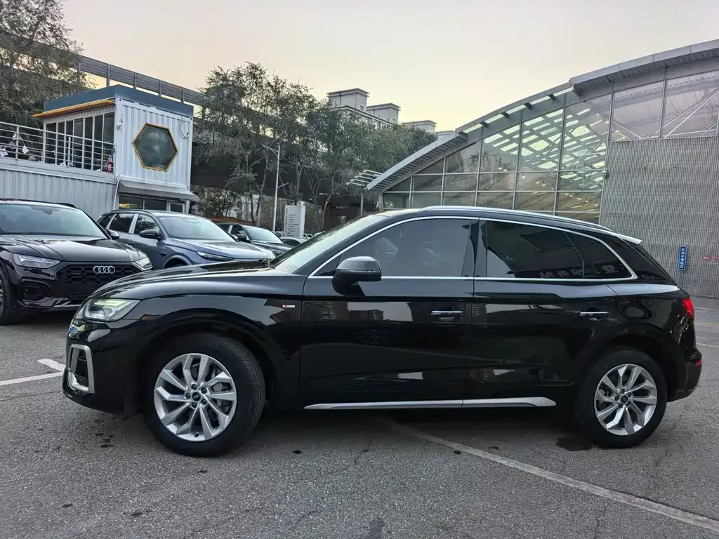 Audi Q5L 2022 из CN, фото 3