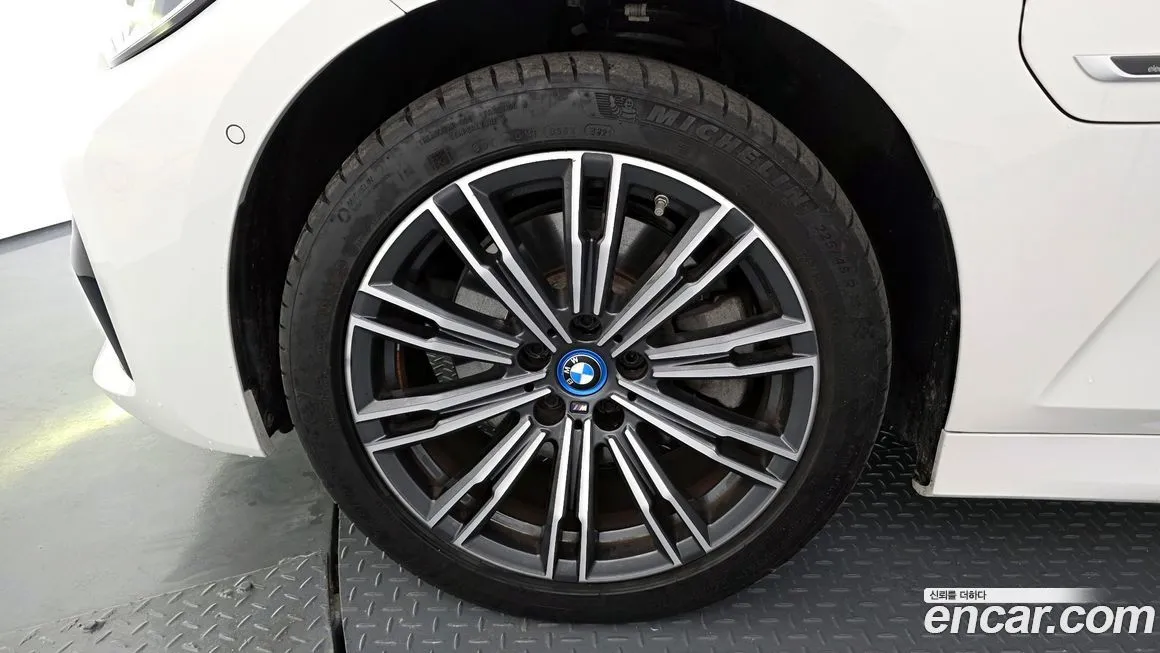BMW 3-Series 2022 из KR, фото 5
