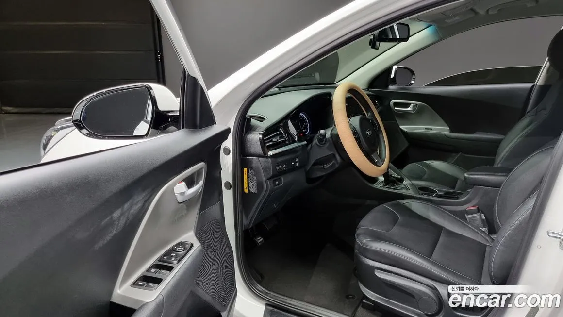 Kia Niro — фото 10