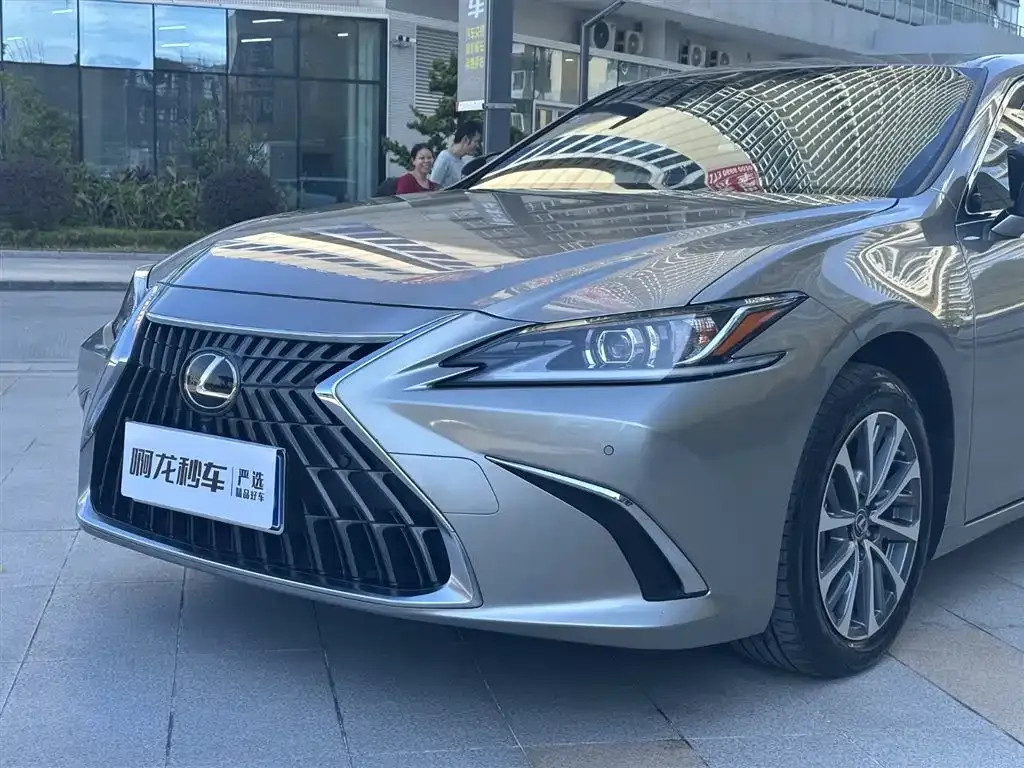 Lexus ES 2023 из CN, фото 2