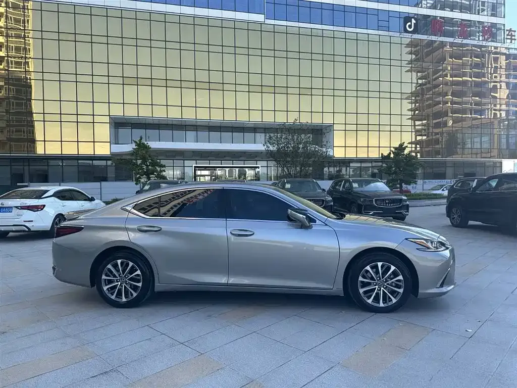 Lexus ES 2023 из CN, фото 7