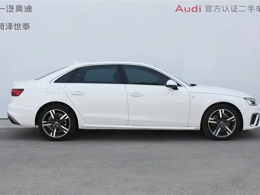 Audi A4L 2022 из CN, фото 2