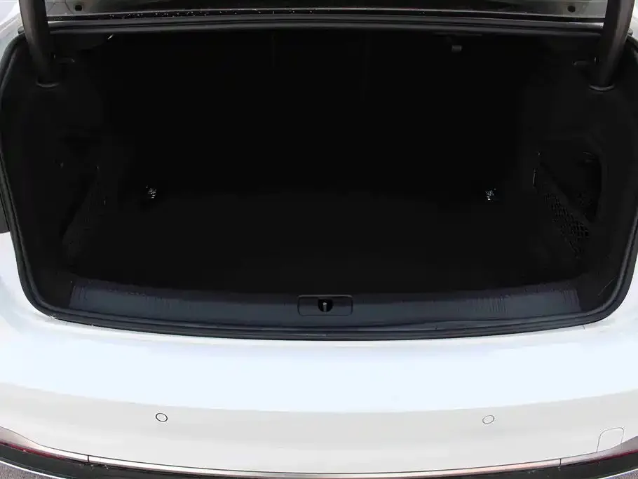 Audi A4L 2022 из CN, фото 6
