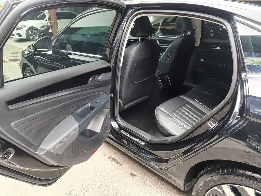 Volkswagen Passat 2022 из CN, фото 5