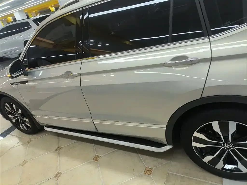 Volkswagen Tiguan L 2022 из CN, фото 5