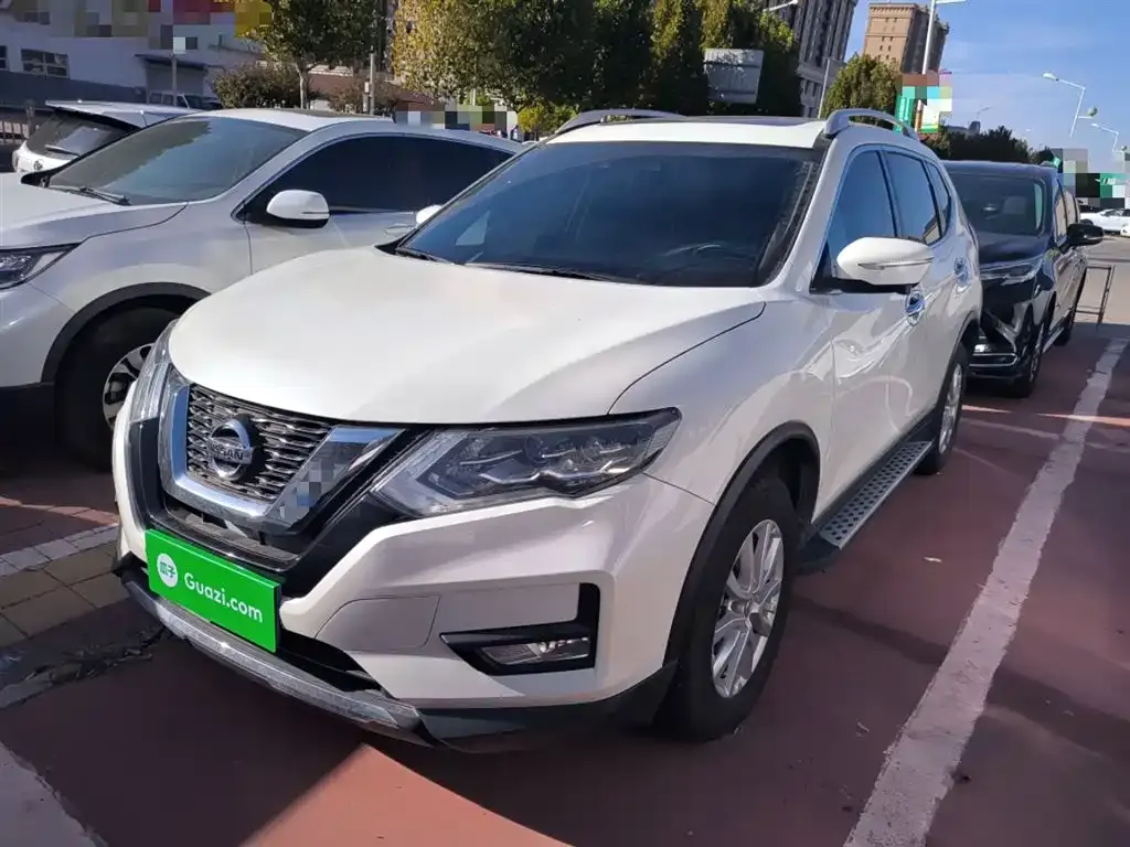 Nissan X-Trail — фото 1