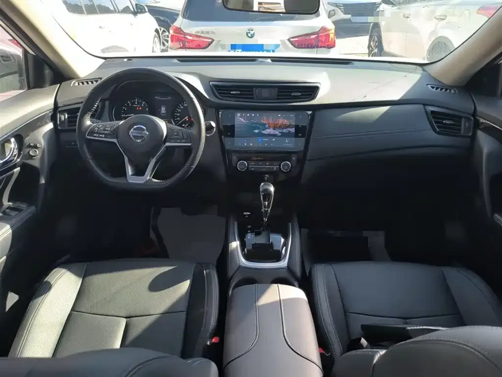 Nissan X-Trail — фото 10