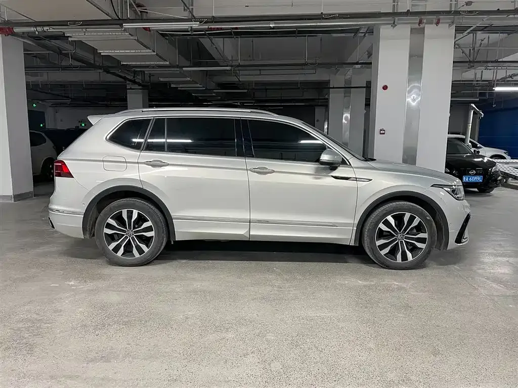 Volkswagen Tiguan L 2022 из CN, фото 3
