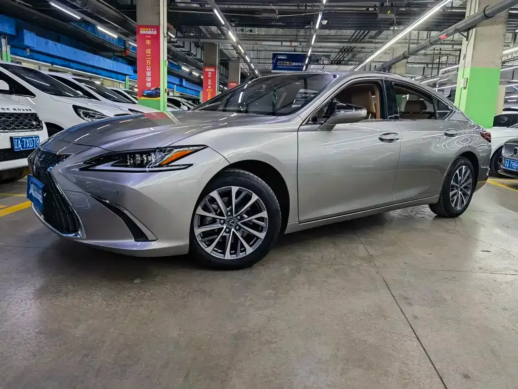 Lexus ES 2023 из CN, фото 1