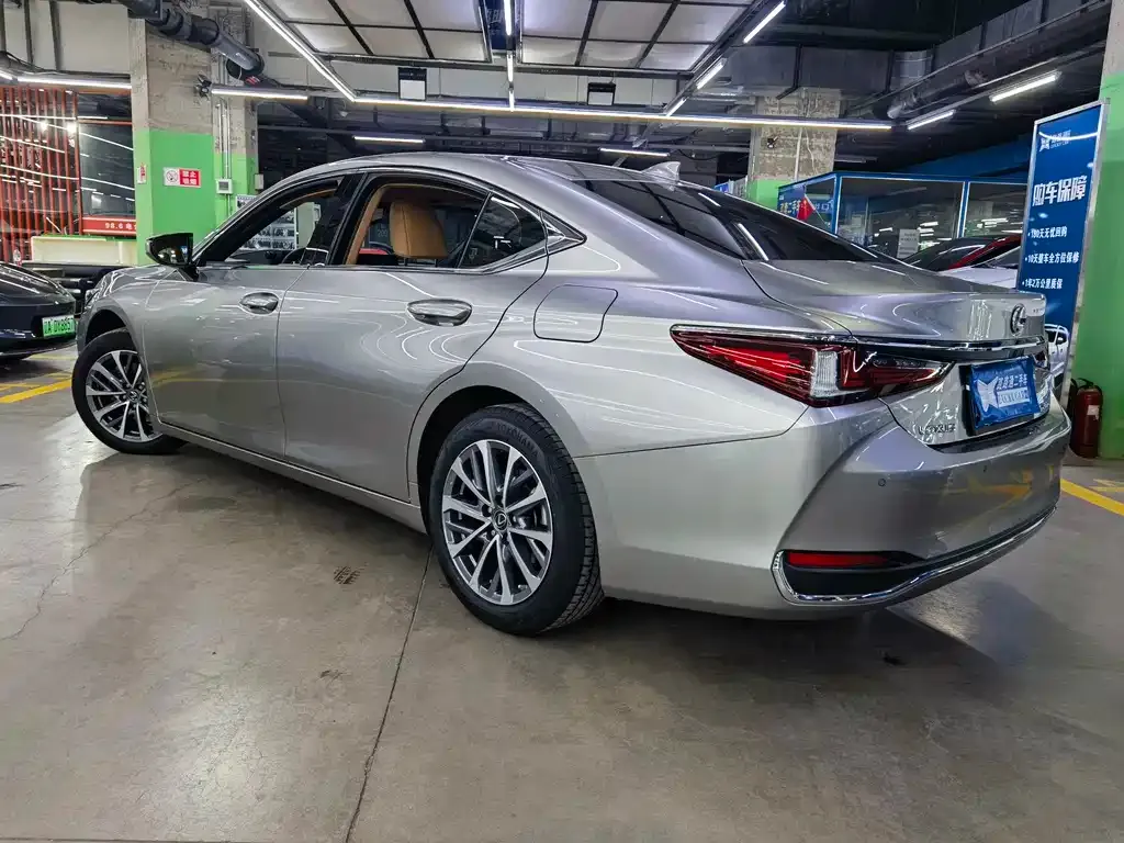 Lexus ES 2023 из CN, фото 6