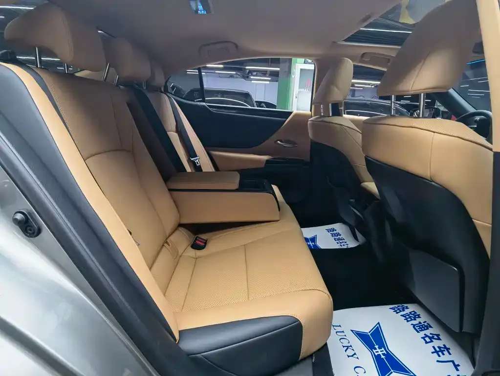 Lexus ES 2023 из CN, фото 9