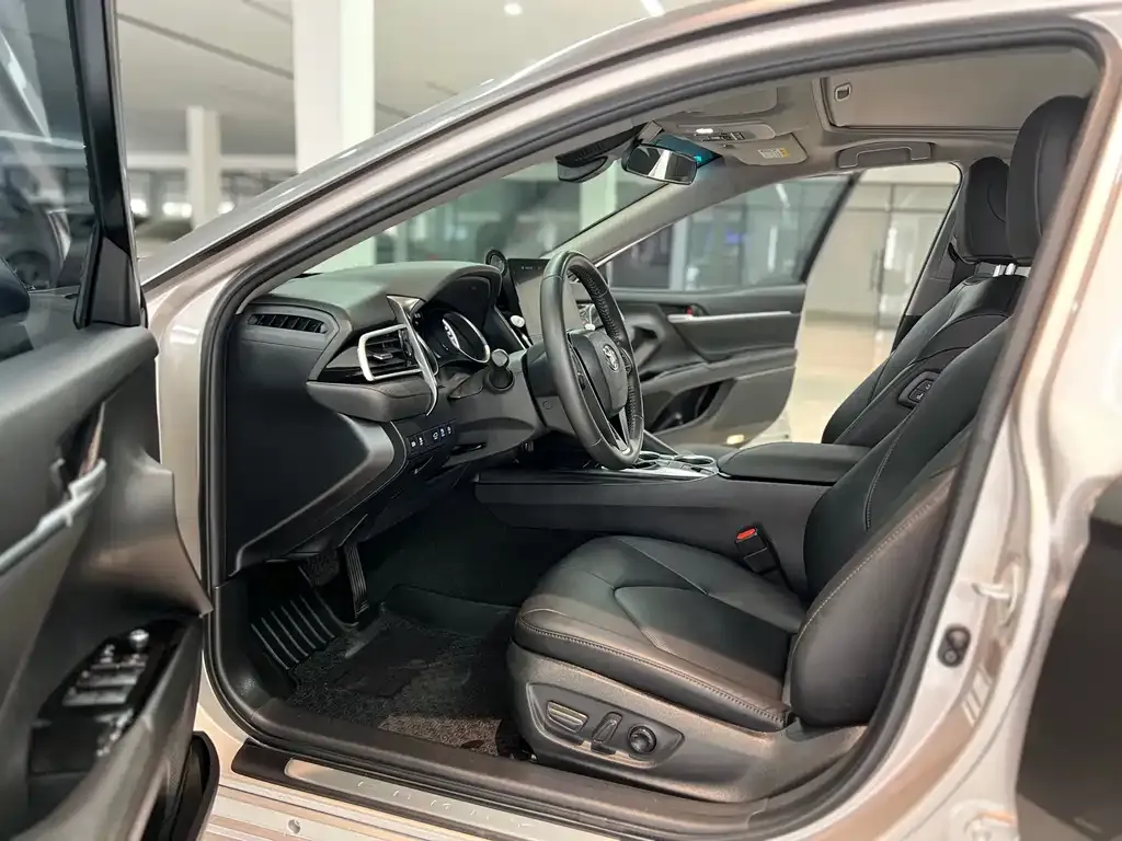 Toyota Camry 2022 из CN, фото 4