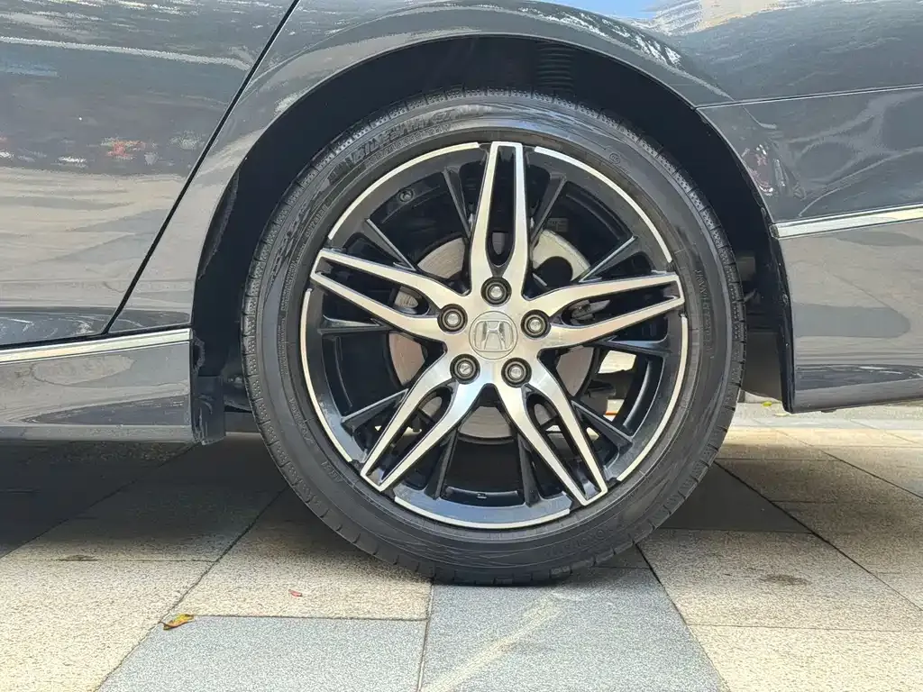 Honda Accord — фото 10