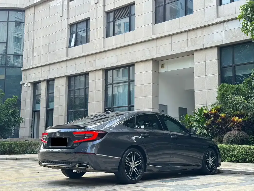 Honda Accord — фото 4