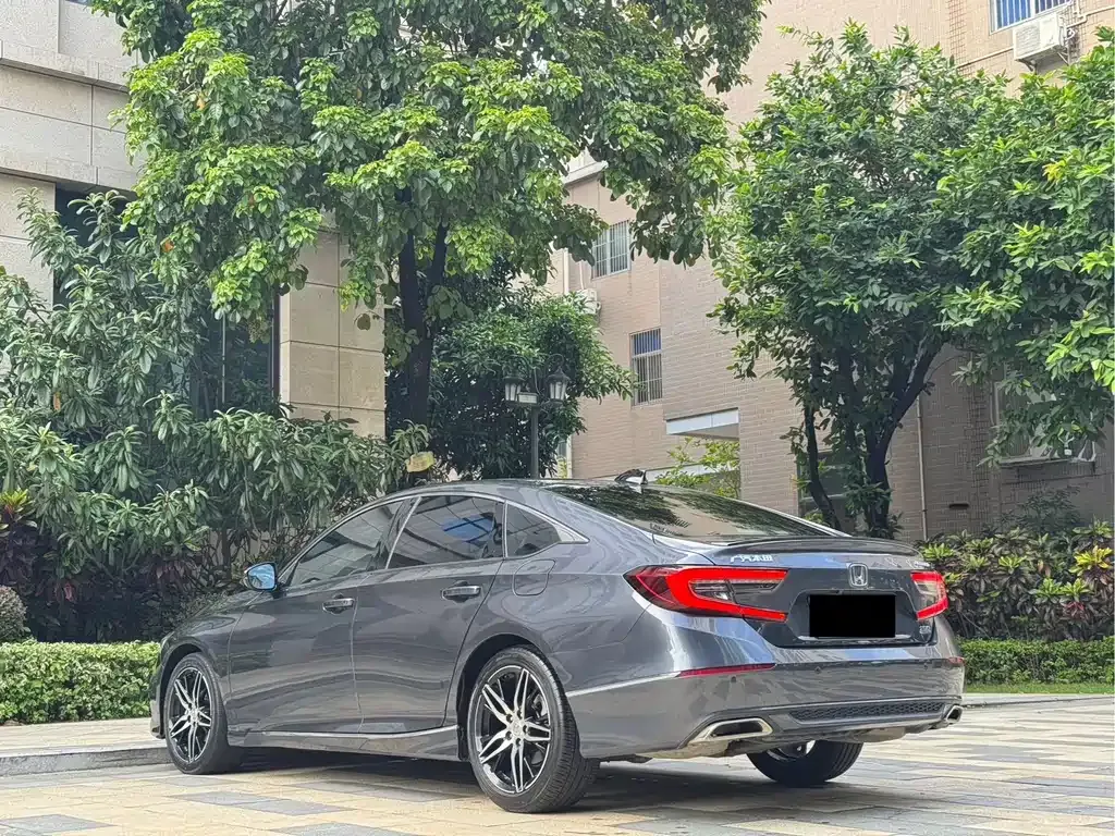 Honda Accord — фото 6