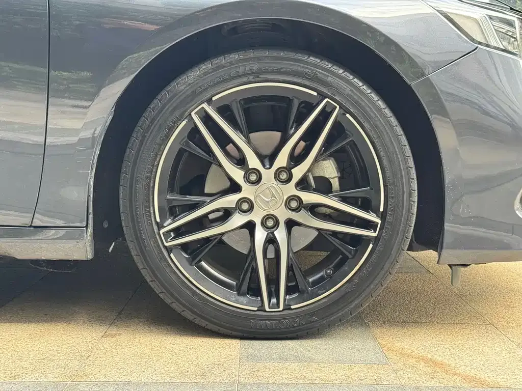 Honda Accord — фото 9