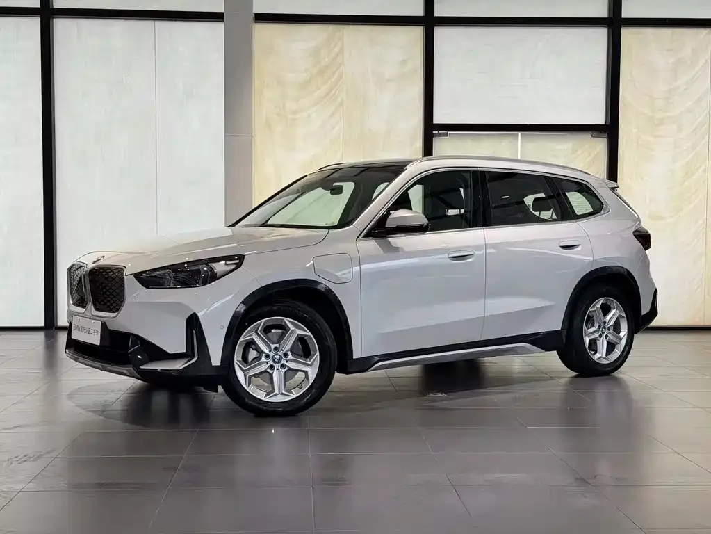 BMW iX1 2025 из CN, фото 1