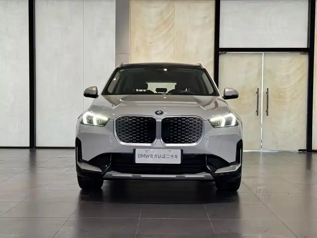 BMW iX1 2025 из CN, фото 2