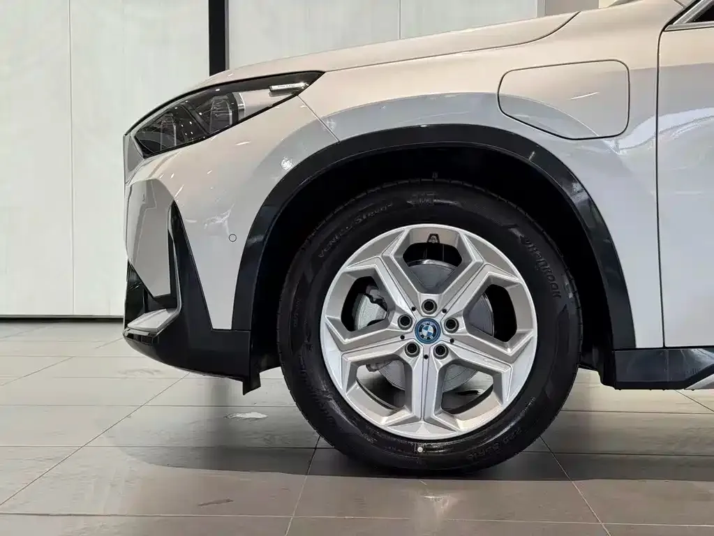 BMW iX1 2025 из CN, фото 4