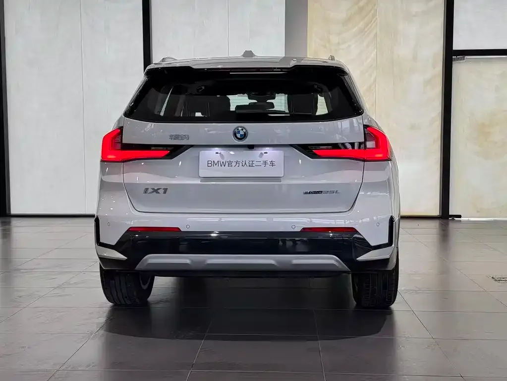 BMW iX1 2025 из CN, фото 6
