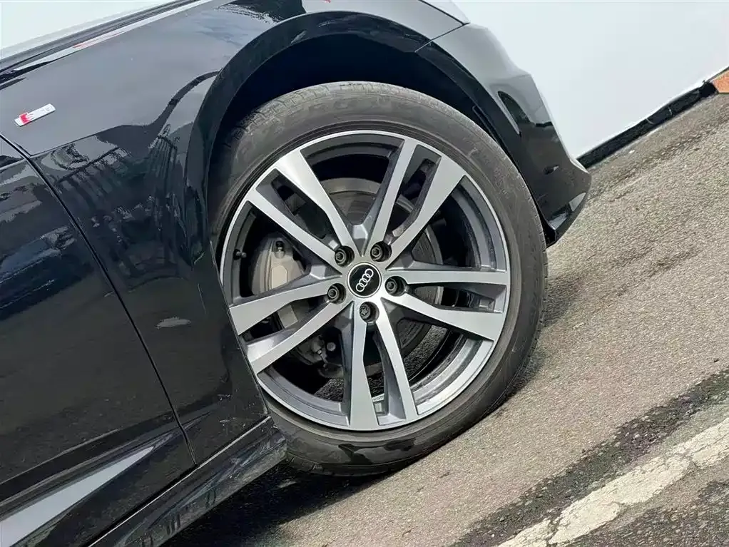 Audi A6L 2024 из CN, фото 8