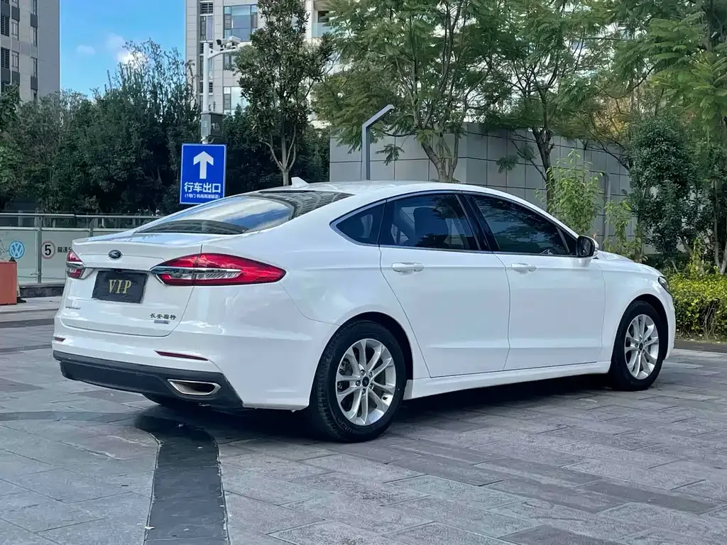 Ford Mondeo 2022 из CN, фото 4