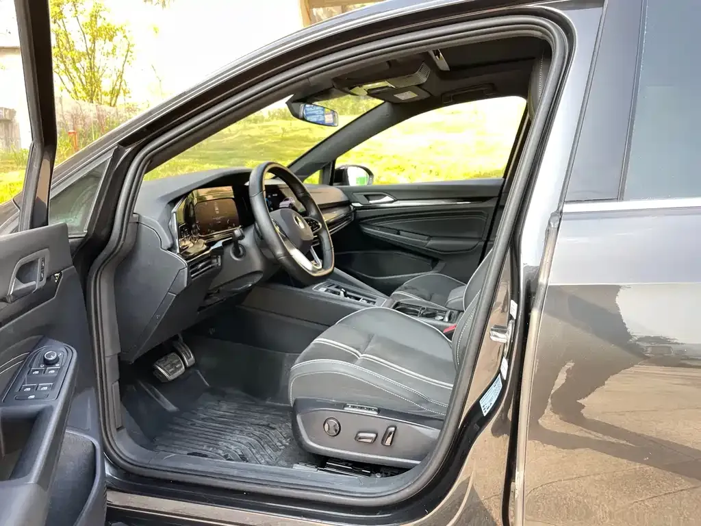 Volkswagen Golf 2021 из CN, фото 4