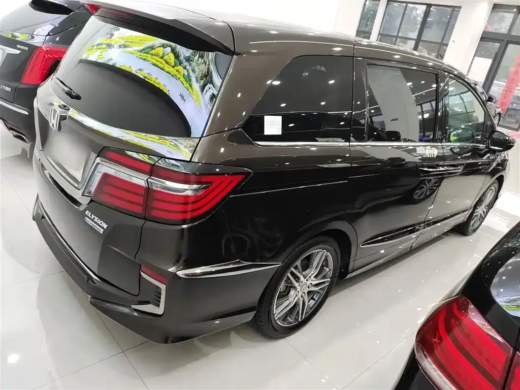 Honda Elysion 2022 из CN, фото 7
