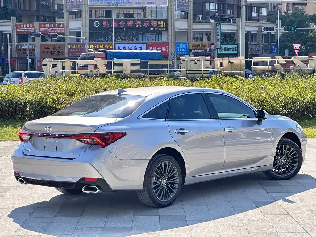 Toyota Avalon 2022 из CN, фото 4