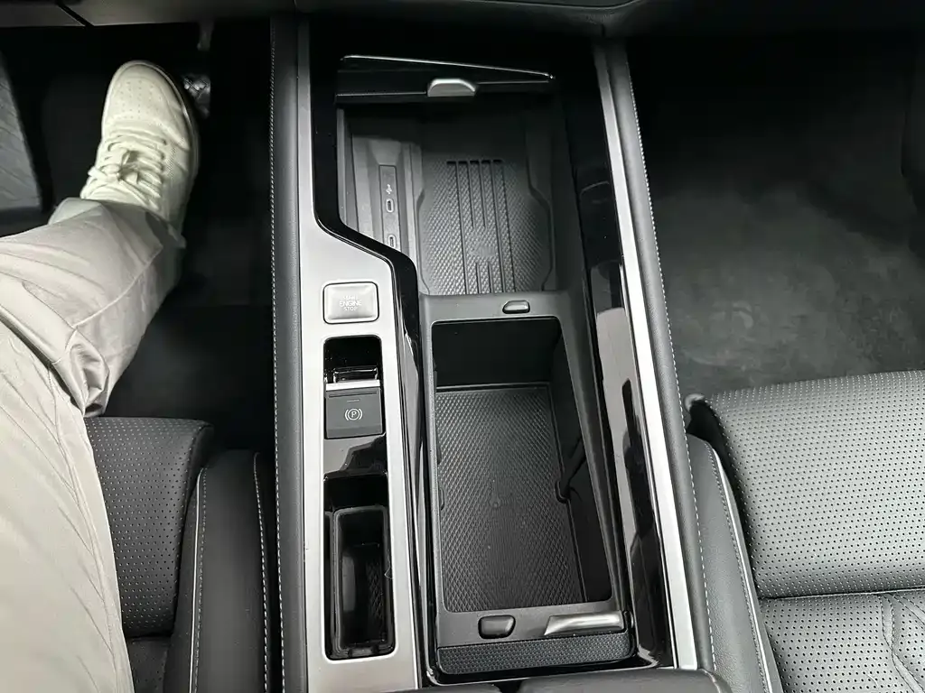 Volkswagen Magotan 2024 из CN, фото 8