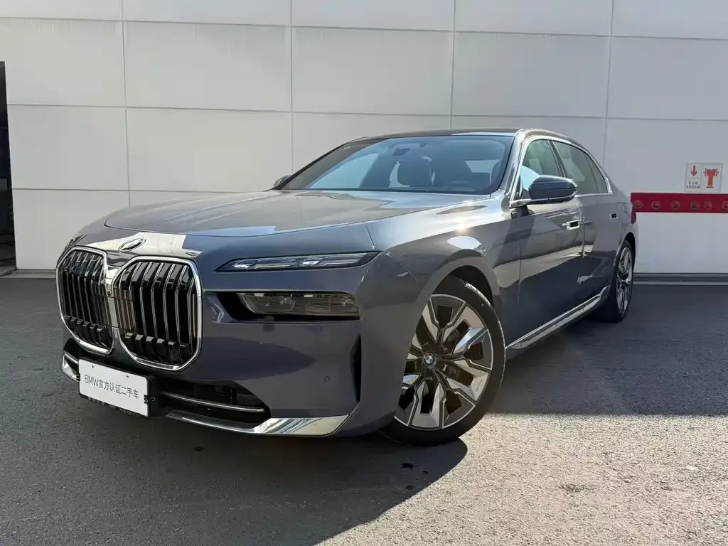 BMW 7 Series 2024 из CN, фото 1