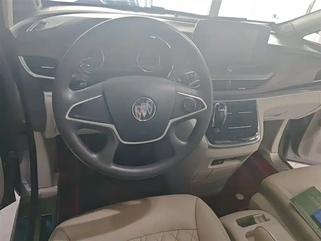 Buick GL8 2021 из CN, фото 2