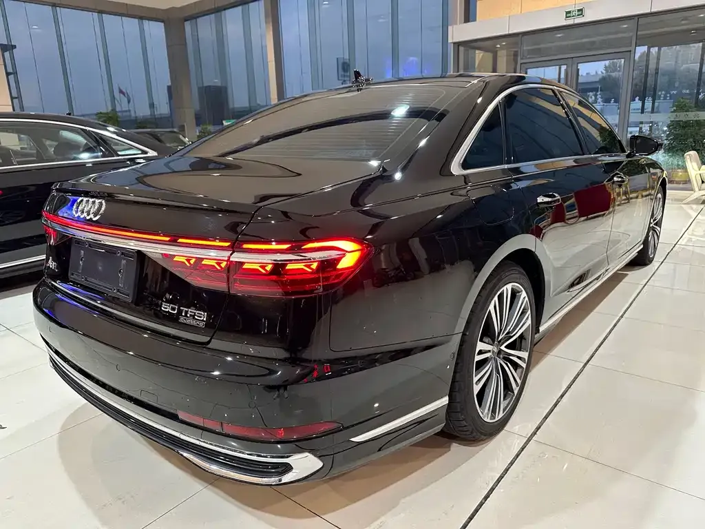 Audi A8 2023 из CN, фото 4
