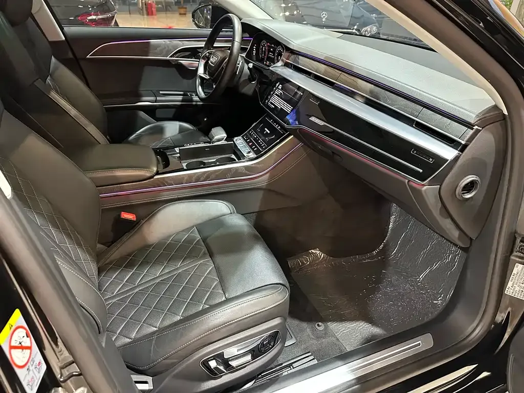 Audi A8 2023 из CN, фото 6