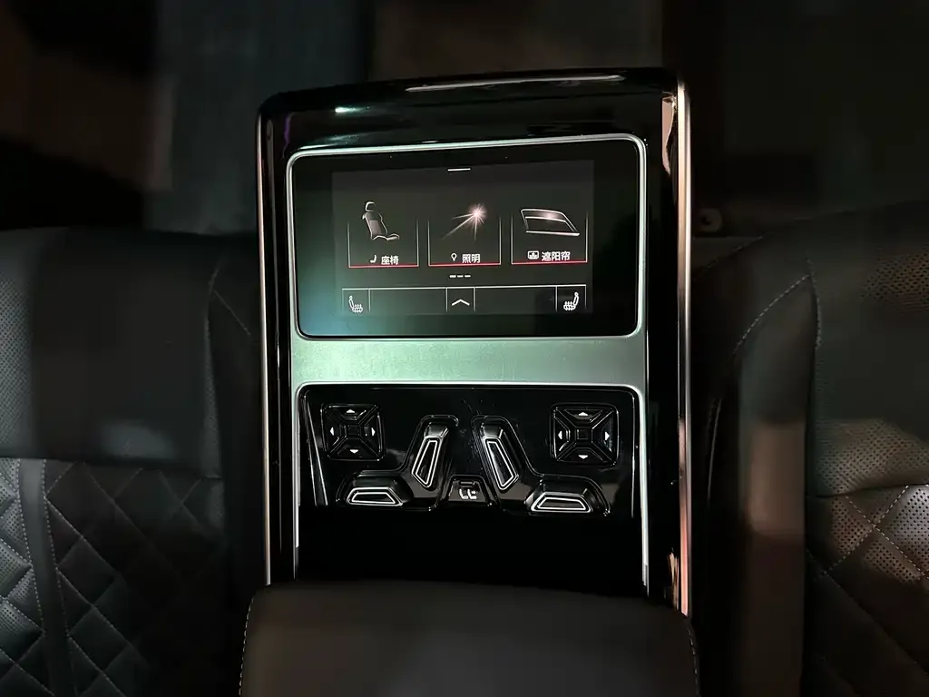 Audi A8 2023 из CN, фото 8