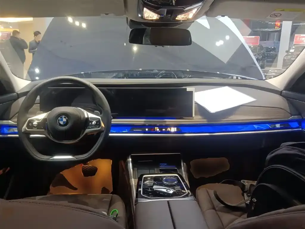 BMW 7 Series 2025 из CN, фото 10