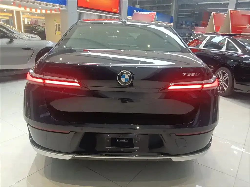 BMW 7 Series 2025 из CN, фото 6