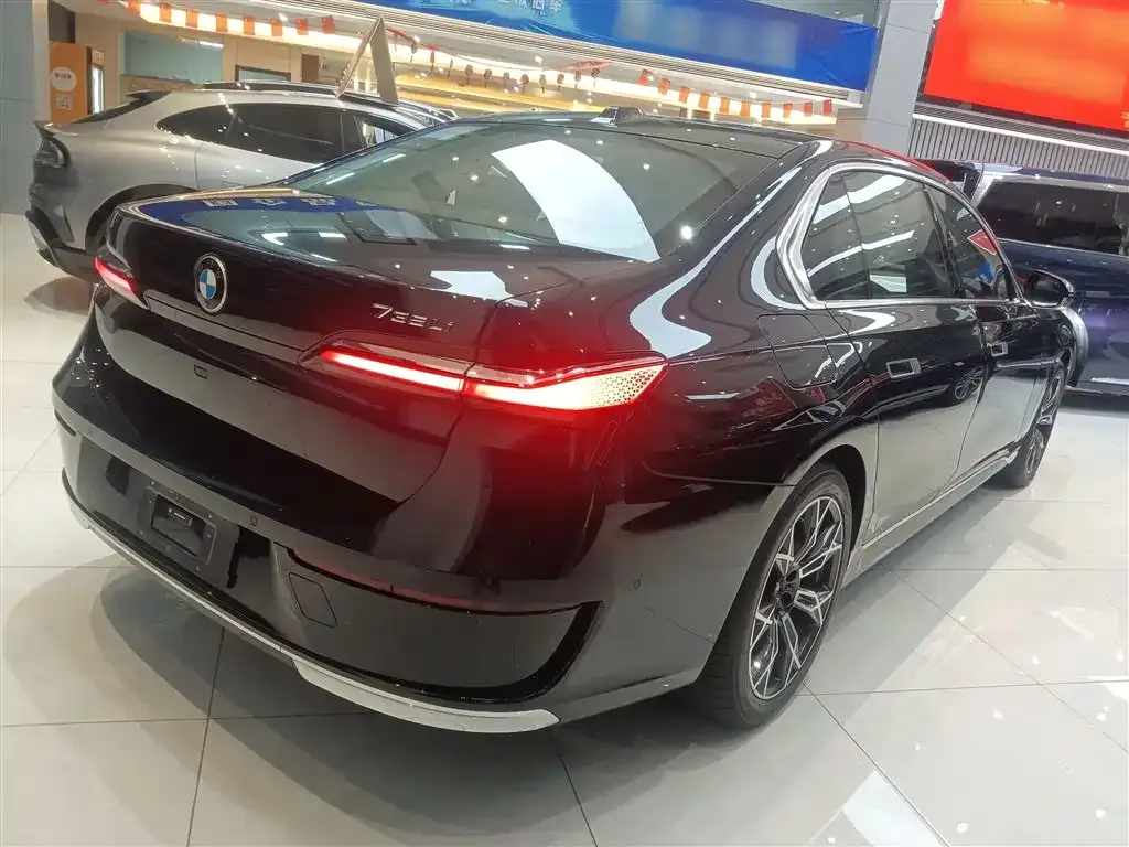 BMW 7 Series 2025 из CN, фото 7