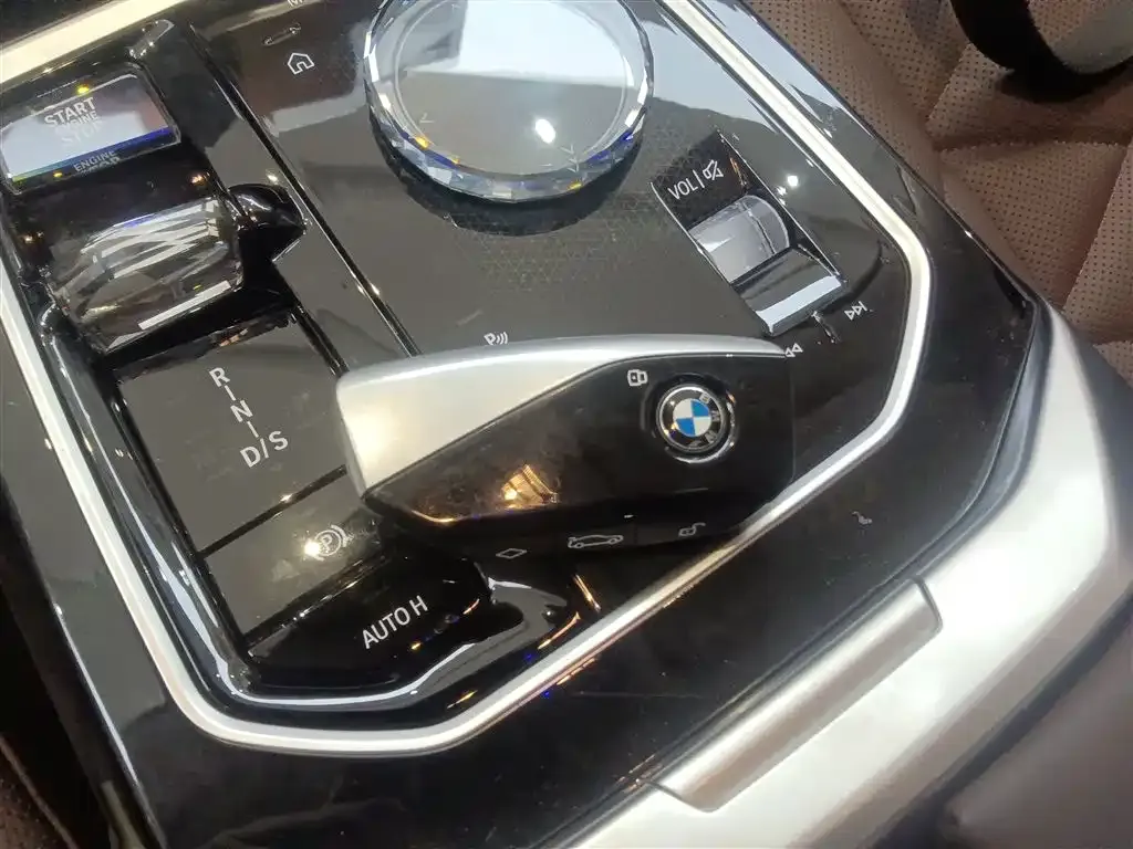 BMW 7 Series 2025 из CN, фото 9