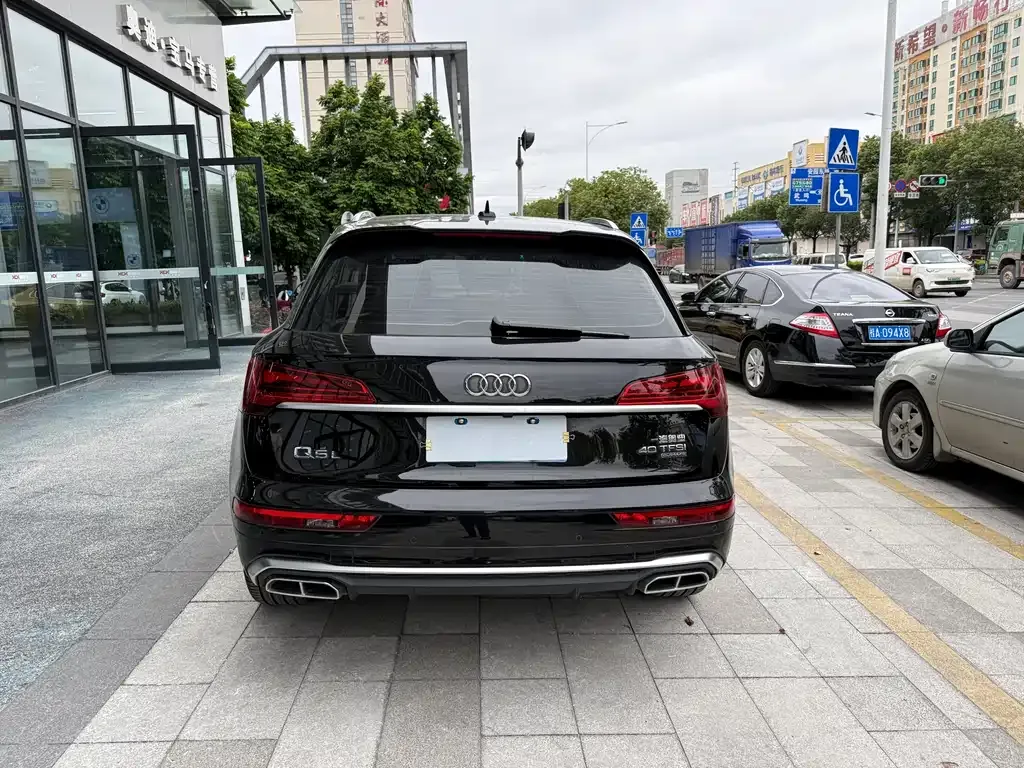 Audi Q5L 2022 из CN, фото 3