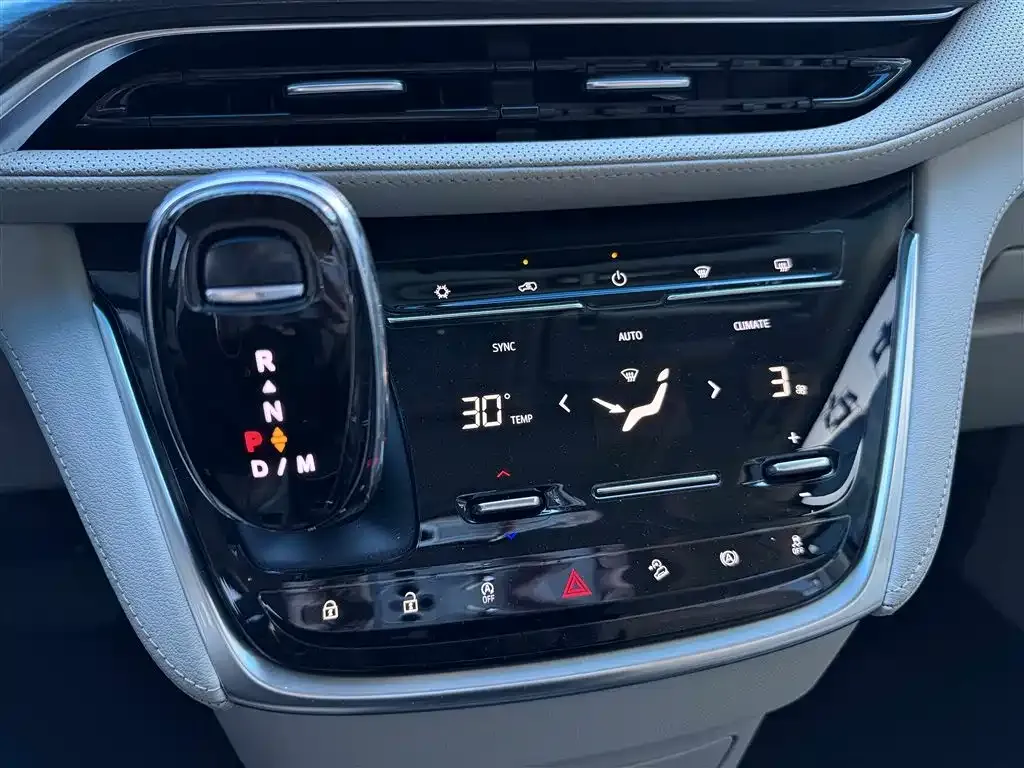 Buick GL8 2022 из CN, фото 10