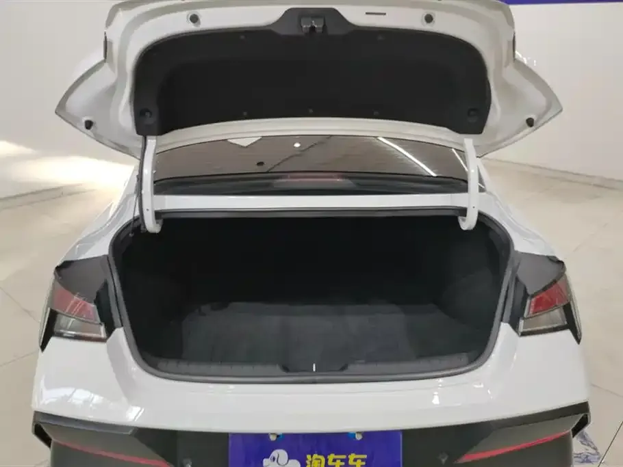 Hyundai Elantra 2024 из CN, фото 4