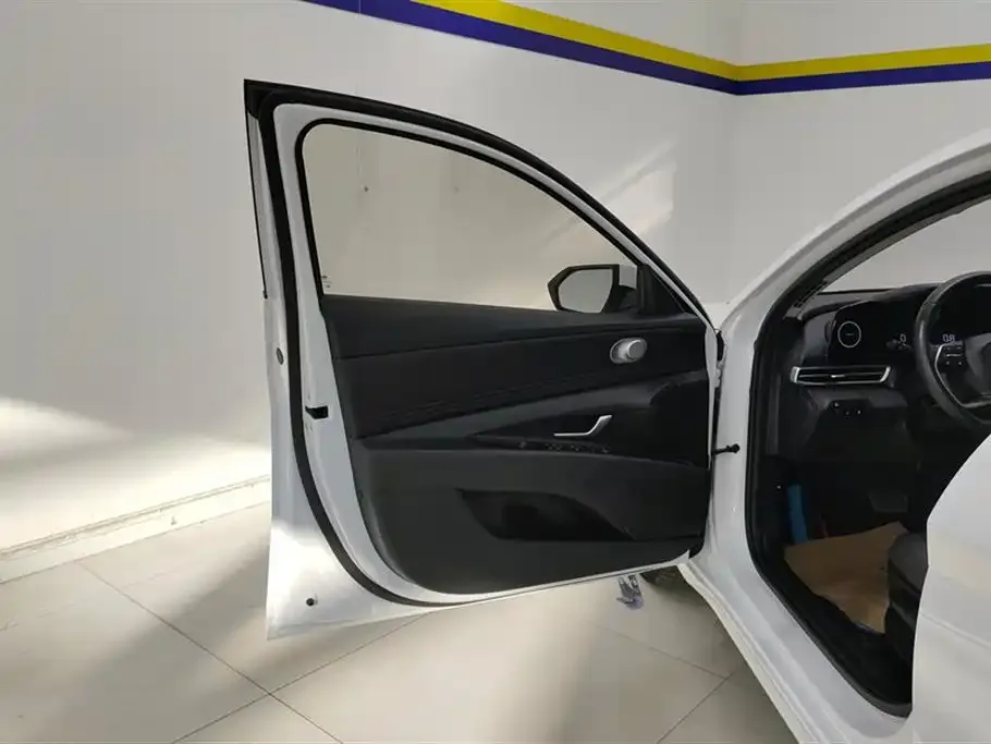 Hyundai Elantra 2024 из CN, фото 7