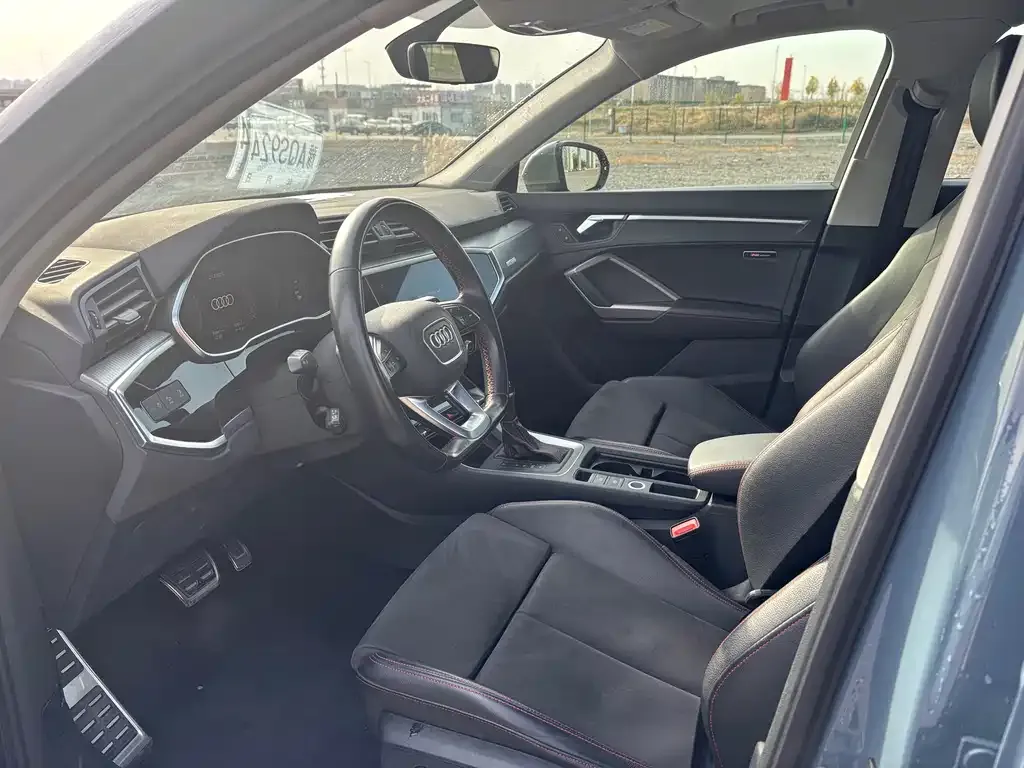 Audi Q3 2023 из CN, фото 4