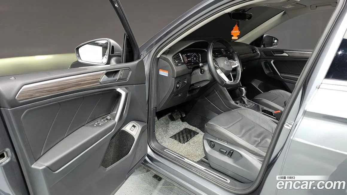 Volkswagen Tiguan — фото 10