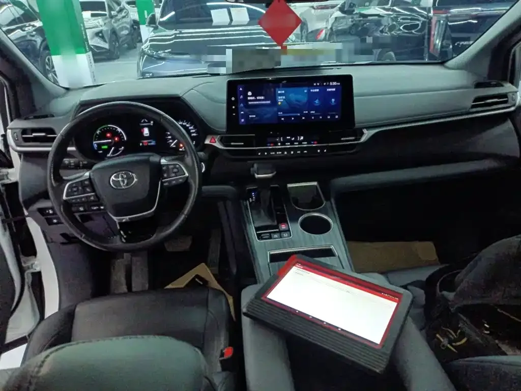 Toyota Sienna 2023 из CN, фото 10