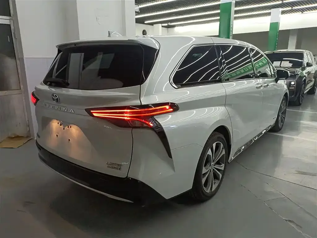 Toyota Sienna 2023 из CN, фото 7