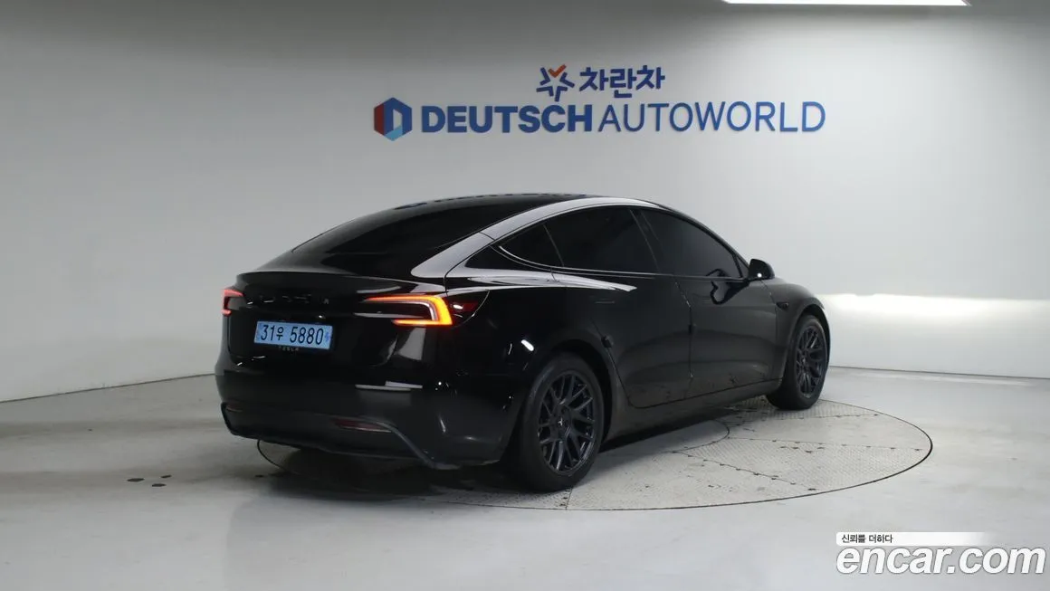 Tesla Model 3 2024 из KR, фото 2