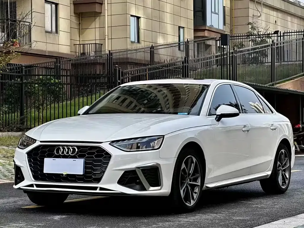Audi A4L 2022 из CN, фото 1